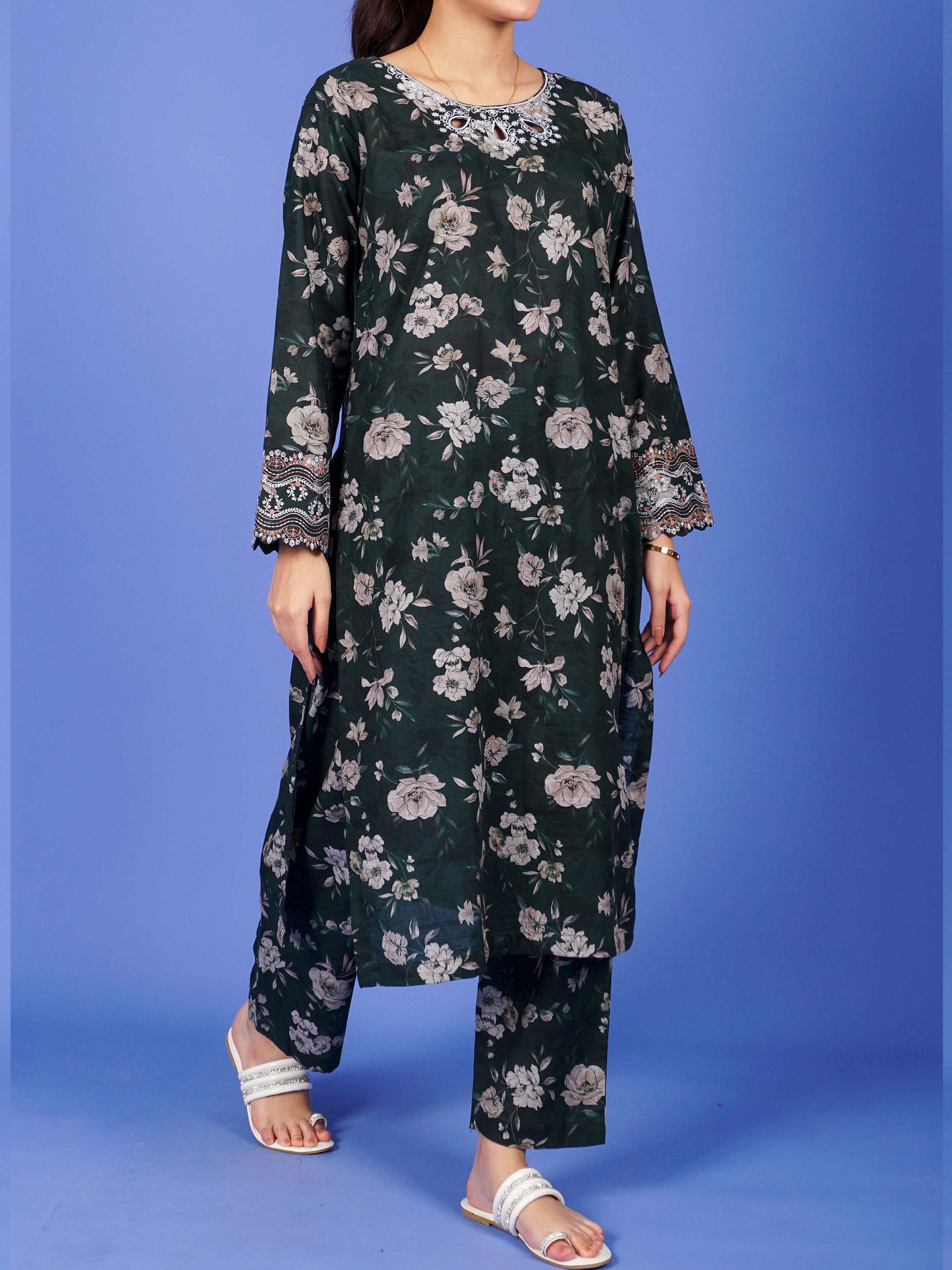 Green Khaddar Digital Printed Embroidered 2 pc - 55048