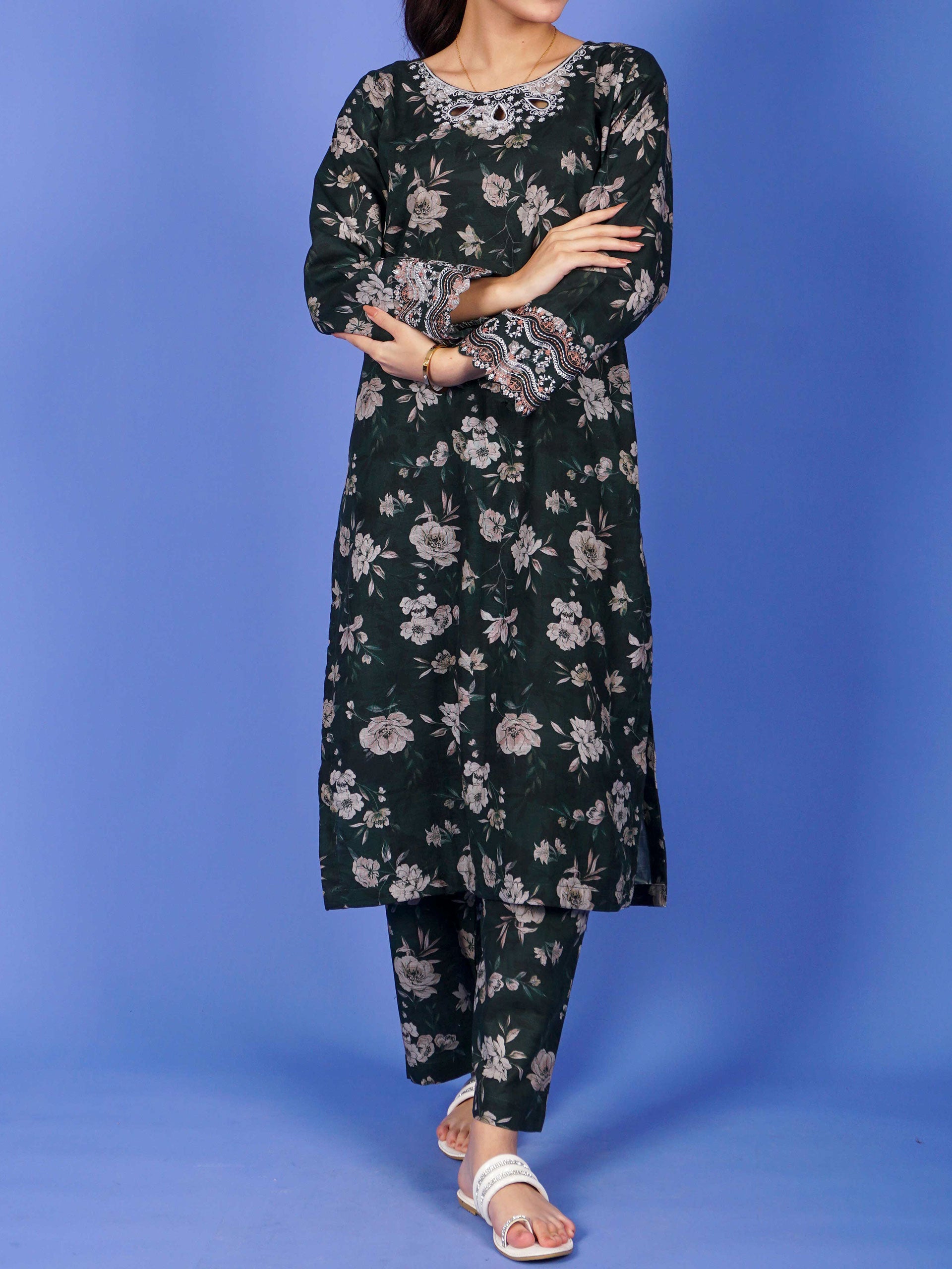 Green Khaddar Digital Printed Embroidered 2 pc - 55048
