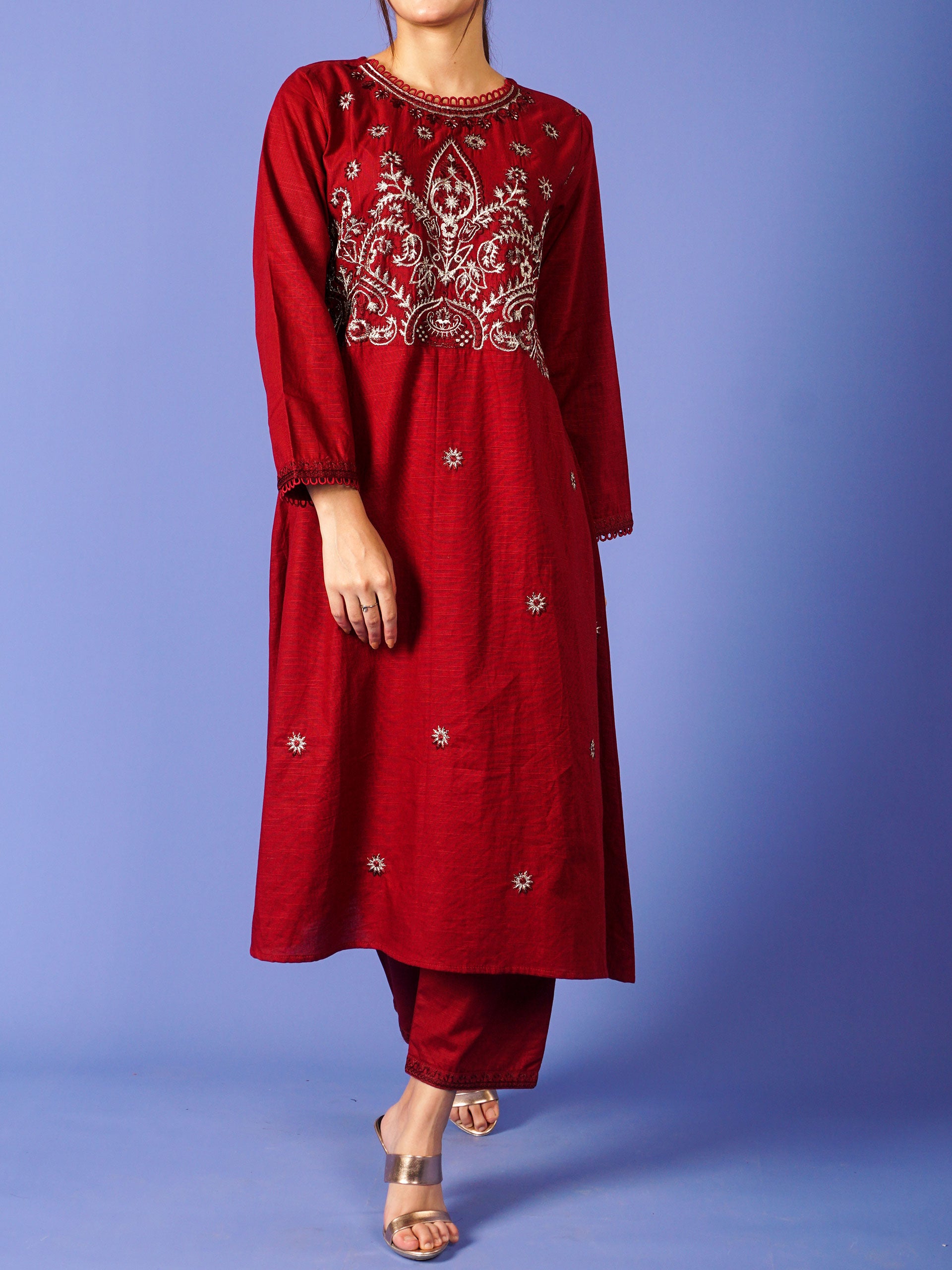Red Khaddar Embroidered 2 pc - 55018