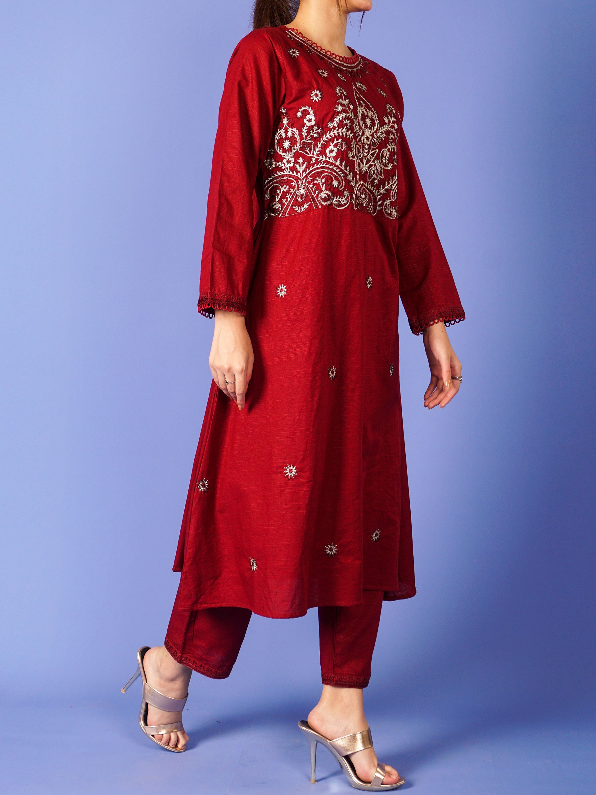 Red Khaddar Embroidered 2 pc - 55018