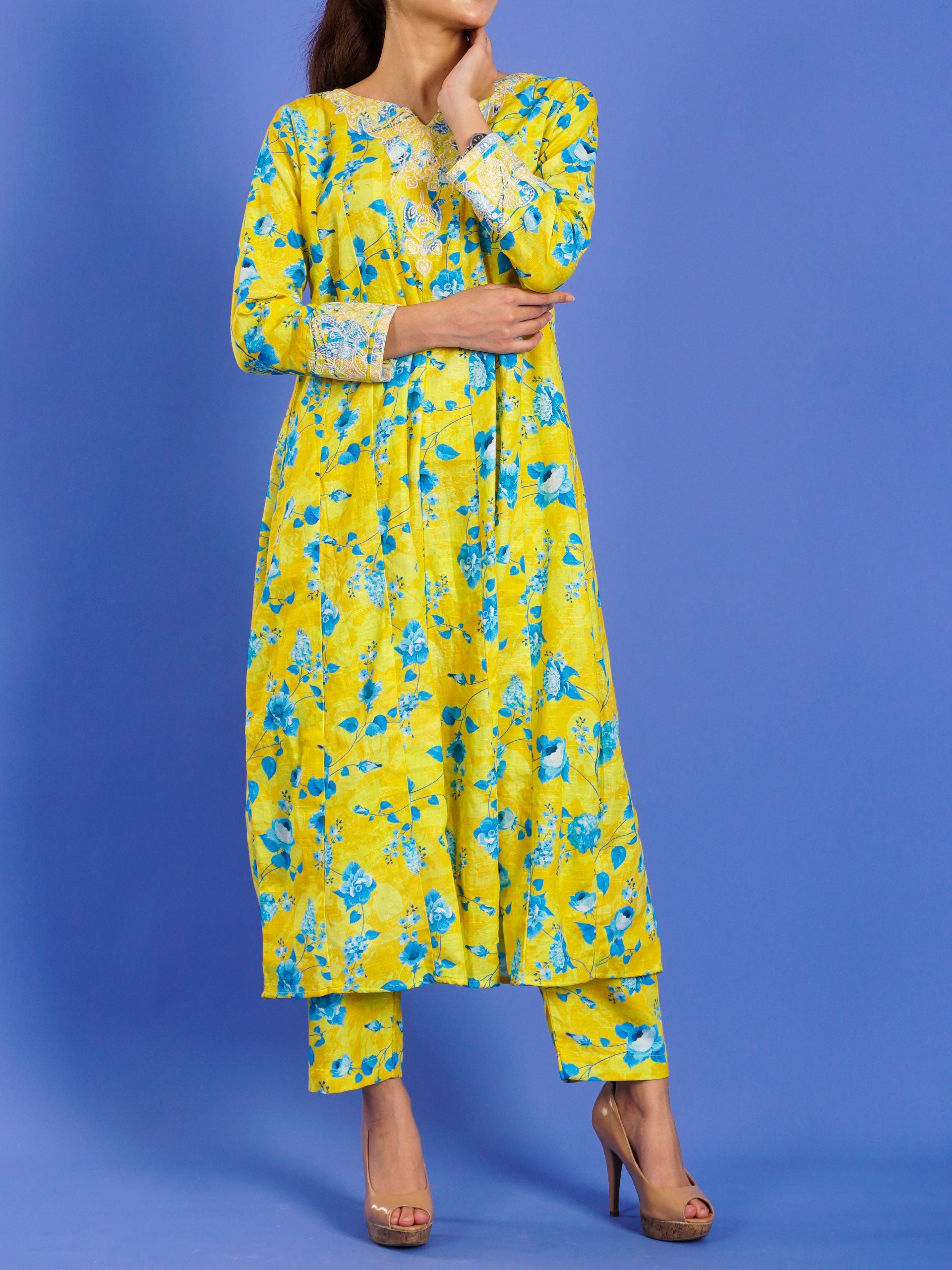 Yellow Khaddar Digital Printed Embroidered 2 pc - 55044