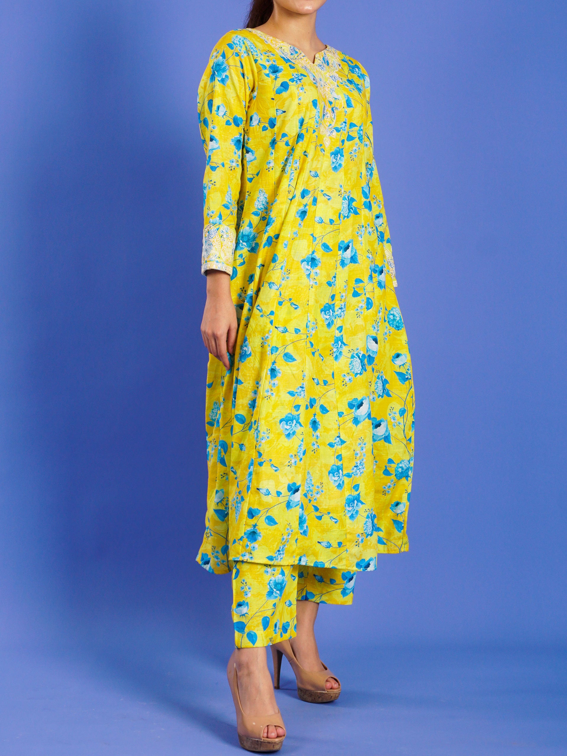 Yellow Khaddar Digital Printed Embroidered 2 pc - 55044
