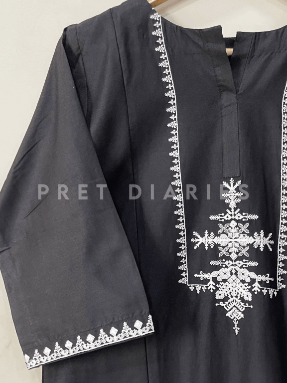 Black Embroidered Kurta  - 54227