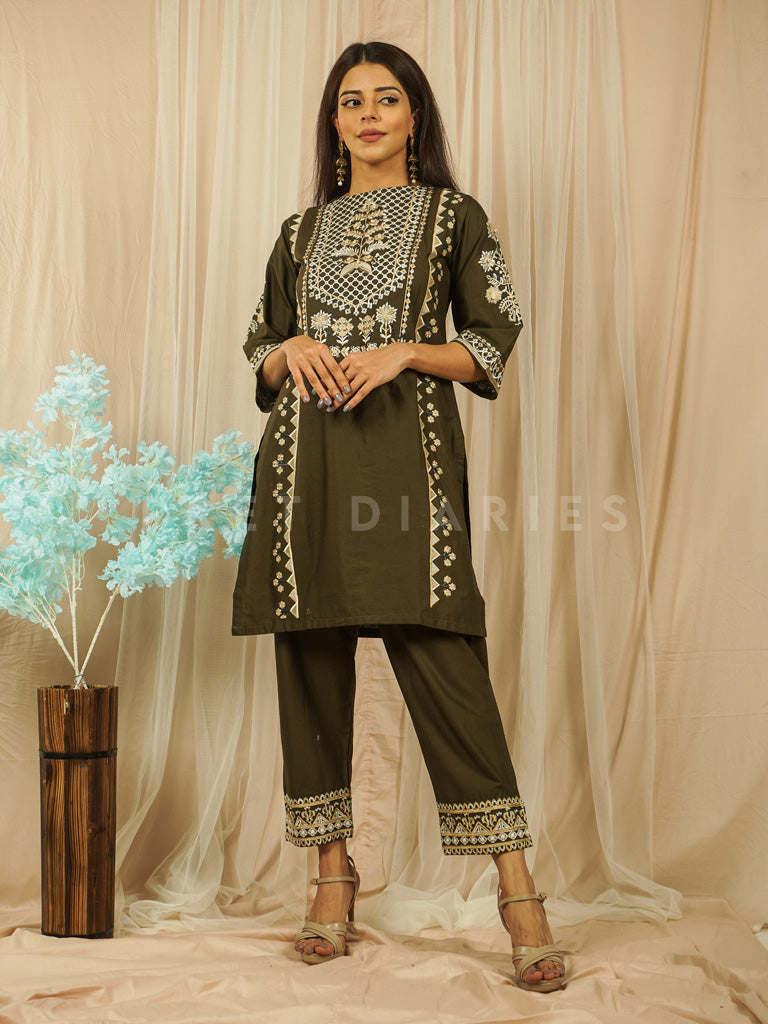 Dhani Green Embroidered 2 pc - 54627