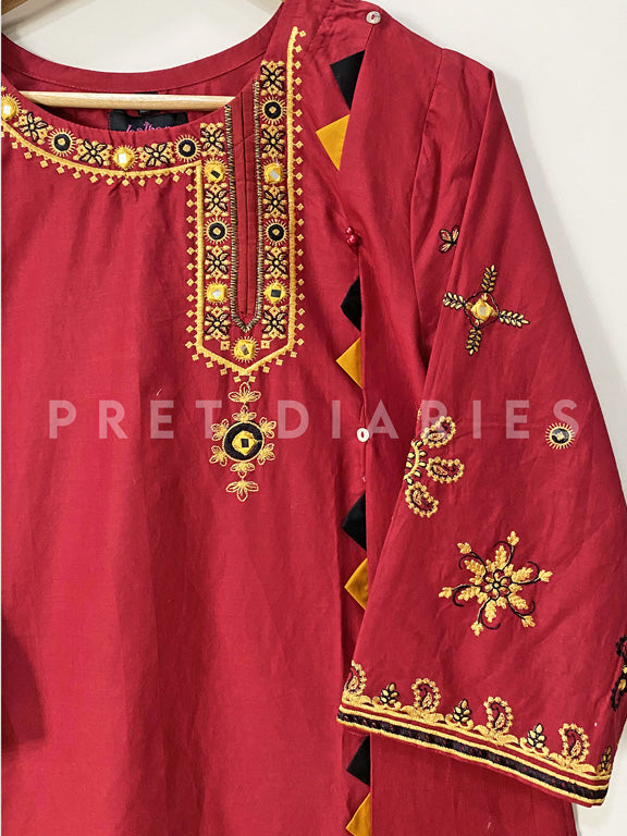 Maroon Embroidered Kurta - 54284